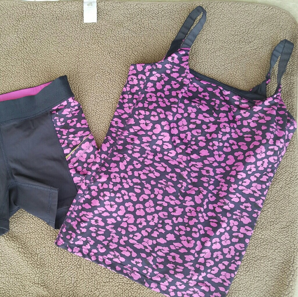 Lululemon cheetah tank size 10